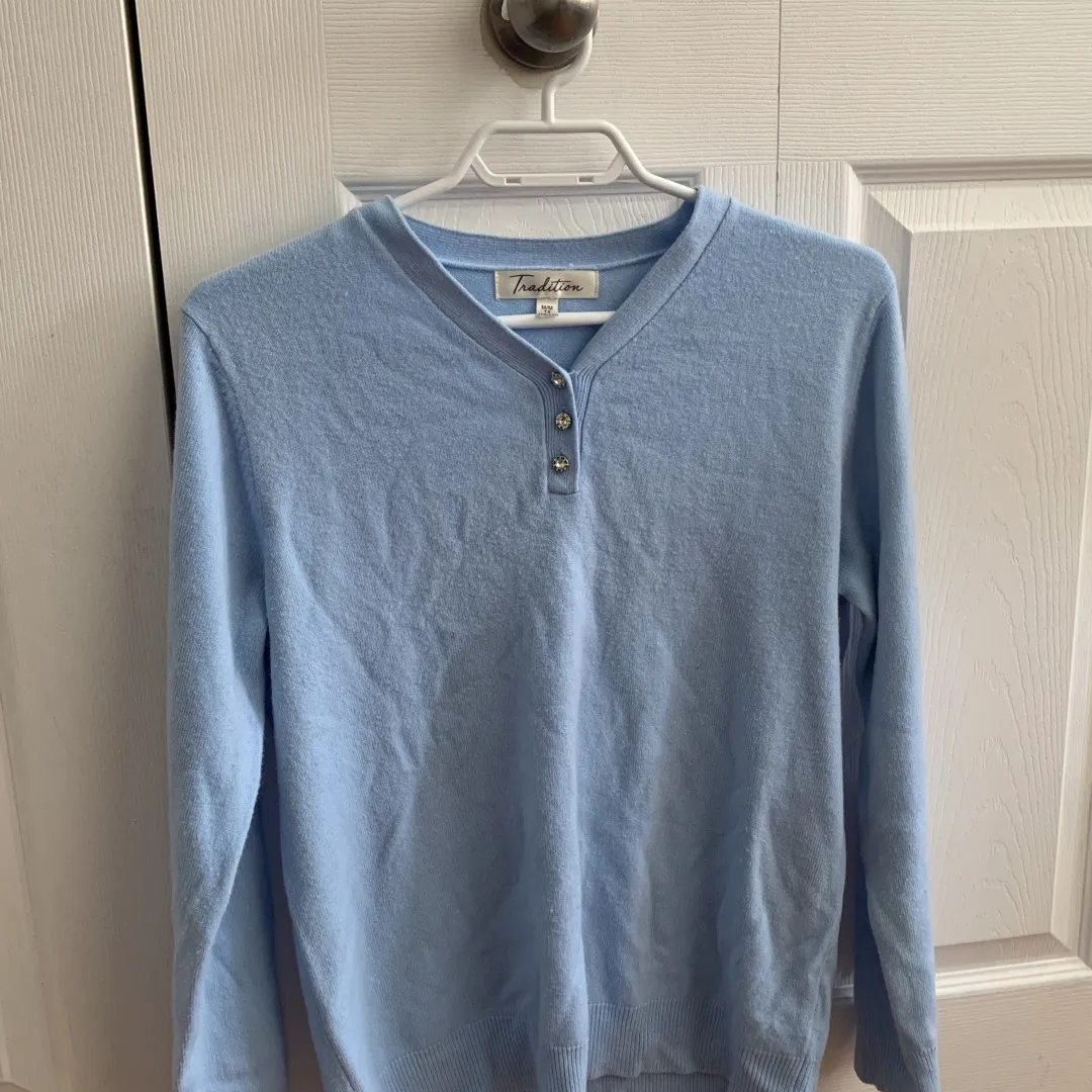 Blue Vintage sweater photo 1