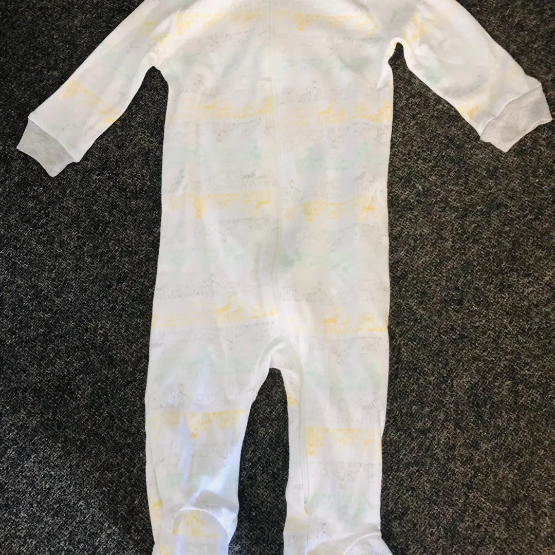 Brand New Unused And Unwashed Baby Onesie 3-6 Months photo 1