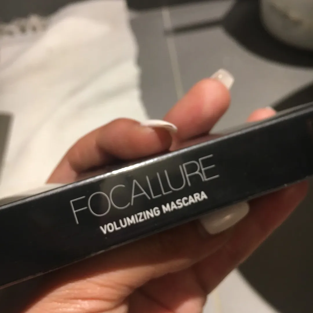 Focallure Volumizing Mascara. photo 1