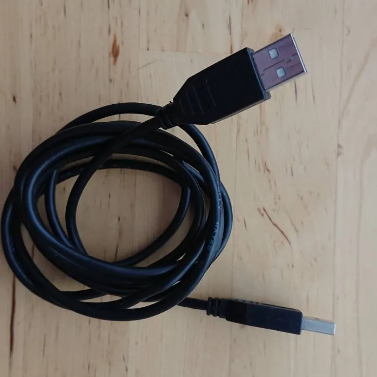USB A To USB A Cable photo 1