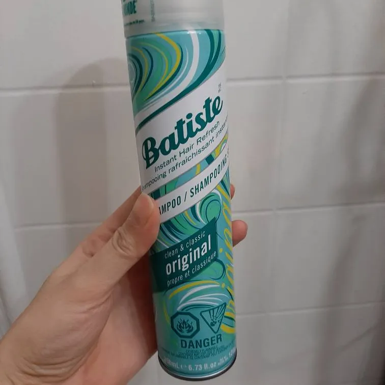 Batiste Dry Shampoo photo 1