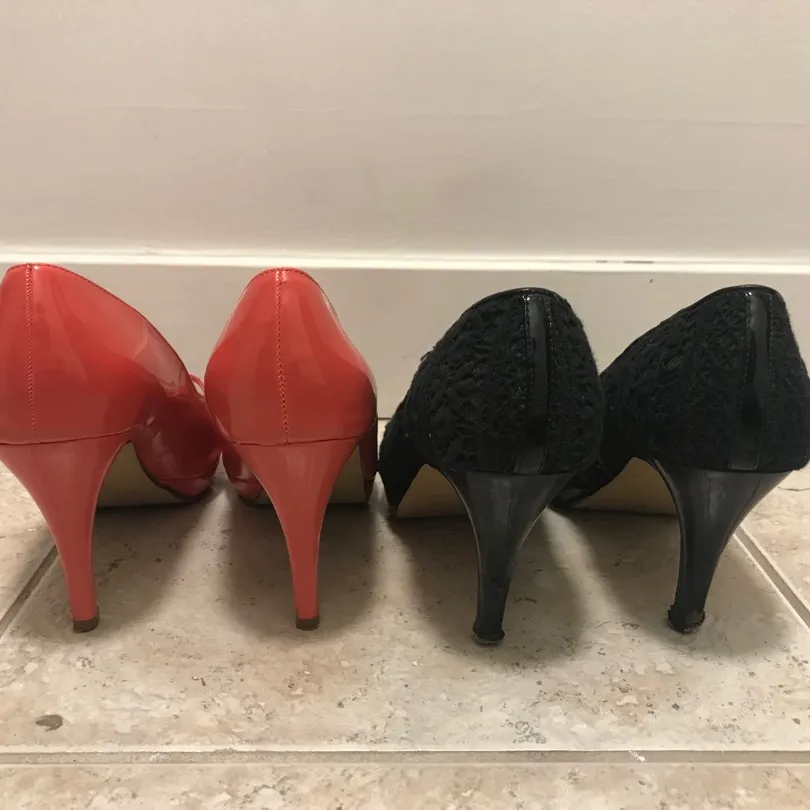 Size 8 Open-Toed 3" Pumps (Coral And Black) photo 3
