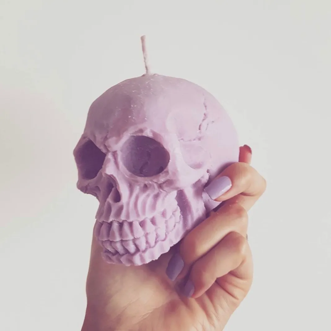 Soy Skull Candle photo 1