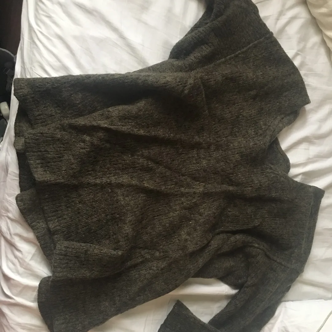 Real Wool Sweater Green Size Medium photo 1
