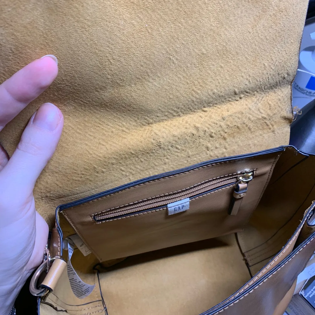 Gap Leather Purse Convertible Backpack Tan Colour photo 6