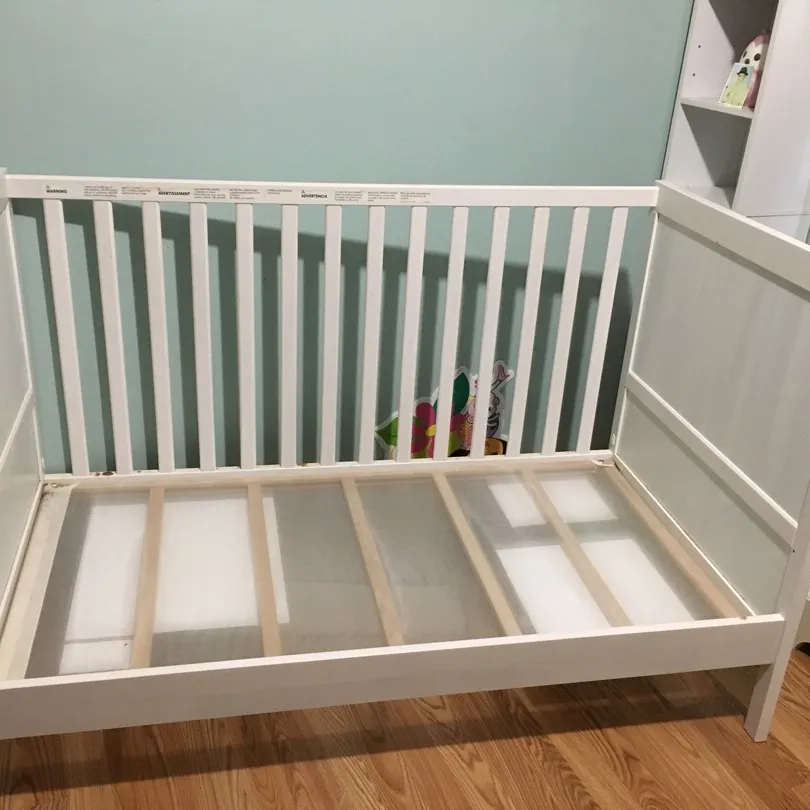 Crib/toddler Bed photo 1