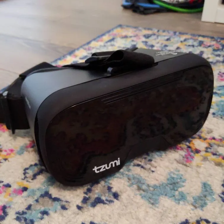 VR Headset photo 1