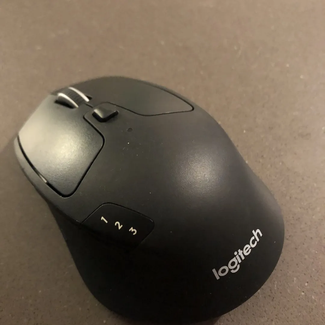 Logitech wireless mouse photo 1