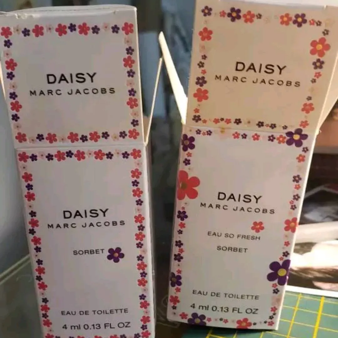 Daisy 4ml Perfume Bottles photo 3