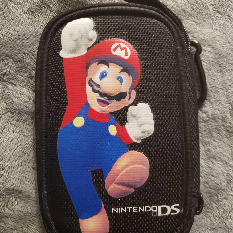 2008 Nintendo DS Mario Carrying Case photo 1