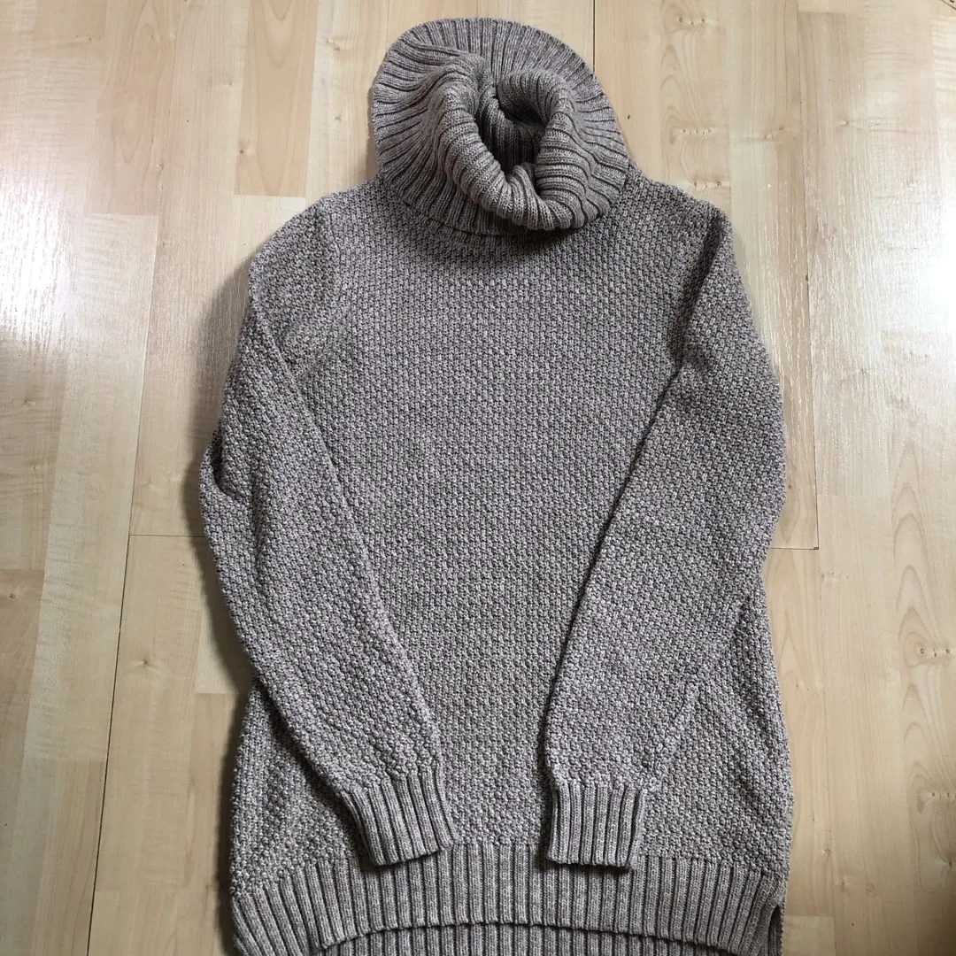 Beige Sweater photo 1