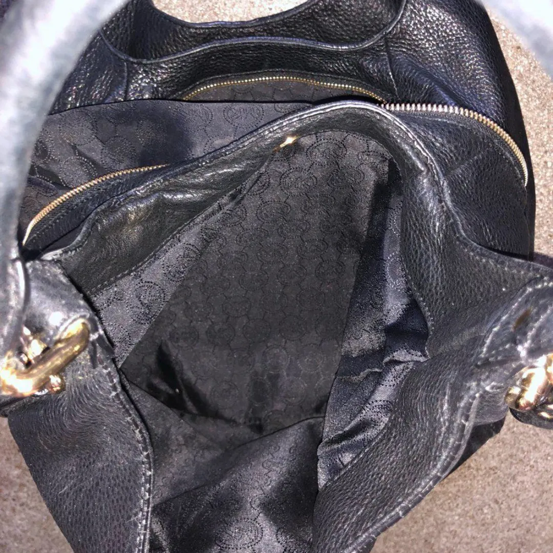 Michael Kors Leather Shoulder Bag photo 4