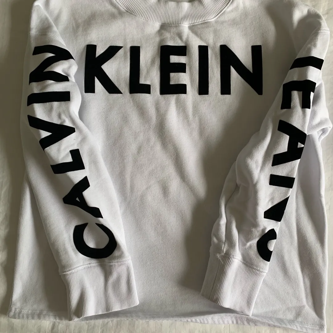 Calvin Klein Sweater photo 1