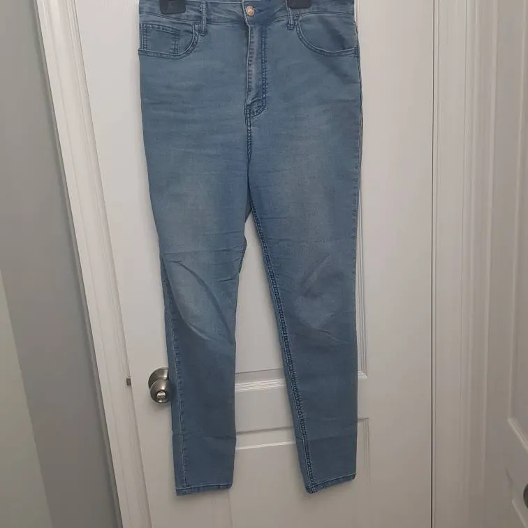 Forever 21 High Rise Jeans. Size 28 photo 5