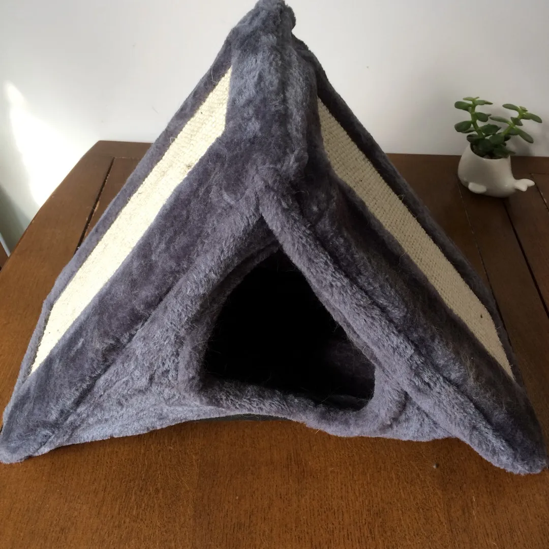 Foldable Cat Scratcher And Bed photo 1