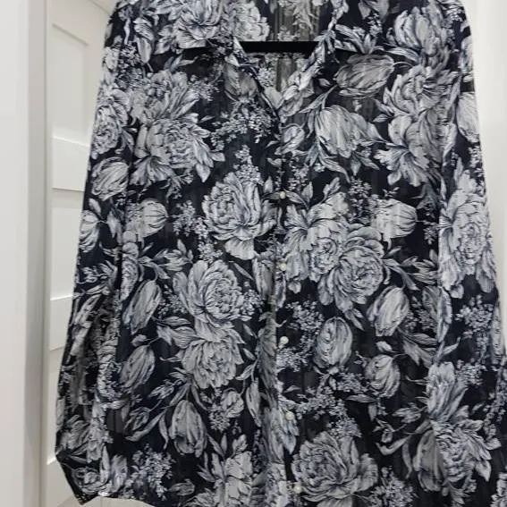 Lovely M Floral Sheer Ann Taylor blouse photo 1