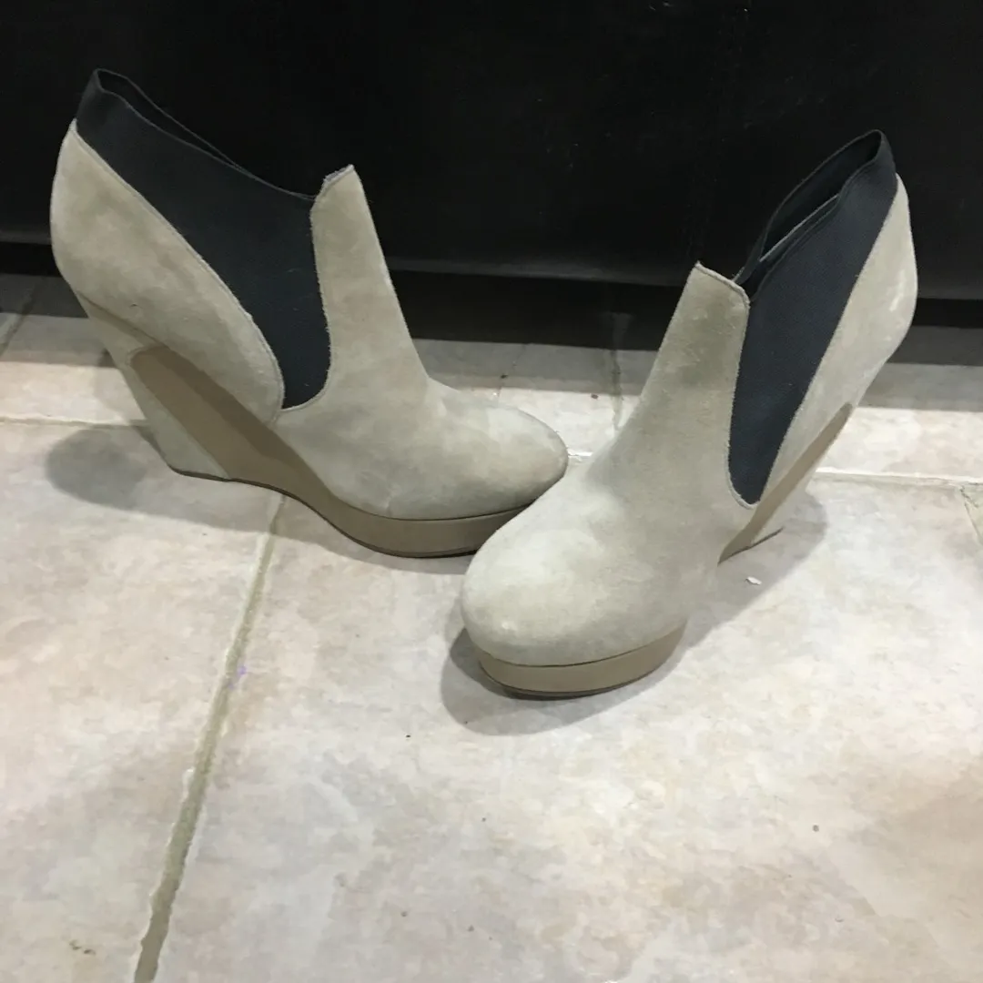 Heel Boots 6.5 photo 1