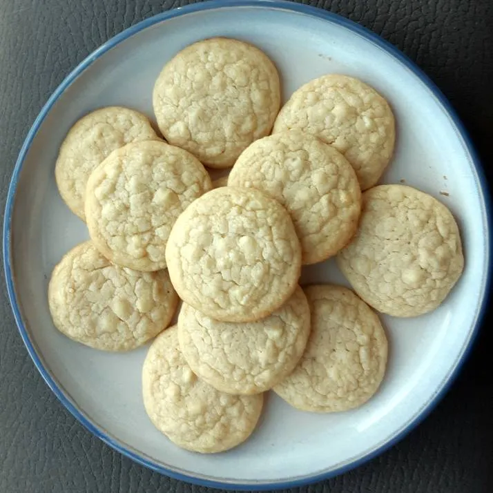 THC 420 DISTILLATE EDIBLES - White Chocolate Macadamia Cookies photo 1