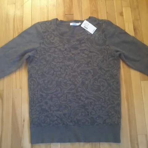 Rickis Sweater Size Large photo 1