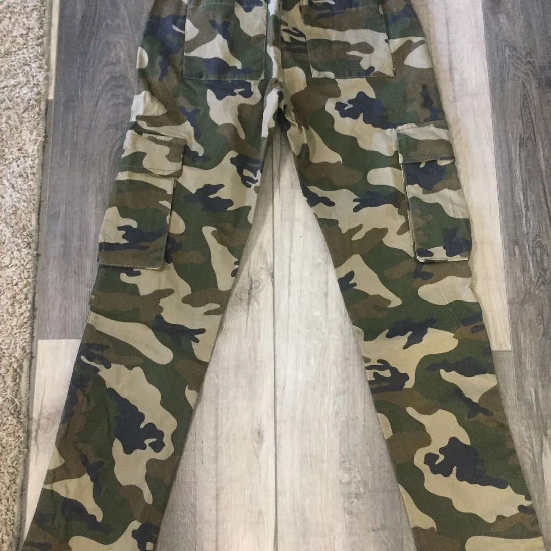 Men’s Medium Camouflage Pants photo 5