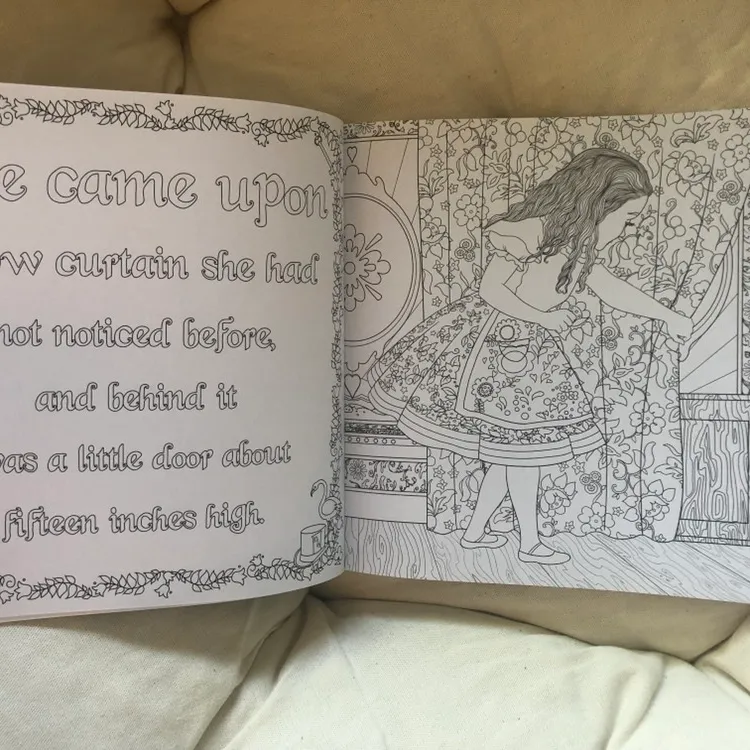 Alice In Wonderland Adult Colouring Book photo 4