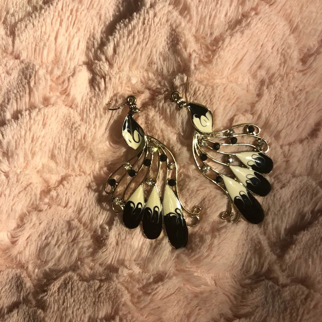 Black & White Bird Earrings photo 1