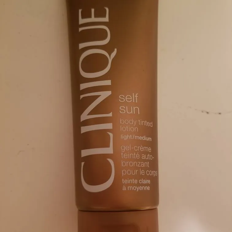 Clinique Tinted Body Lotion photo 1