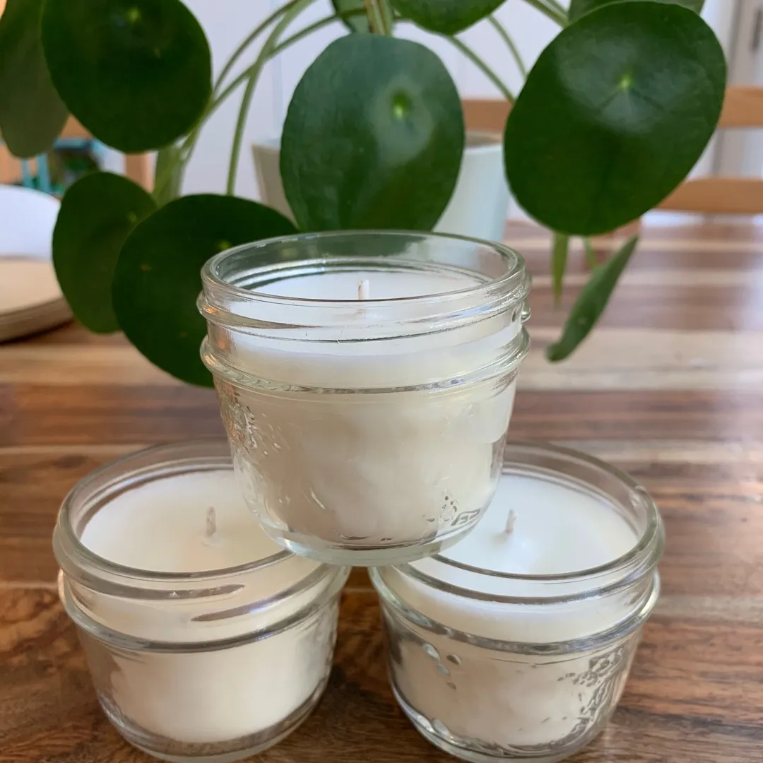 100% Soy Candle - Various Scents photo 1