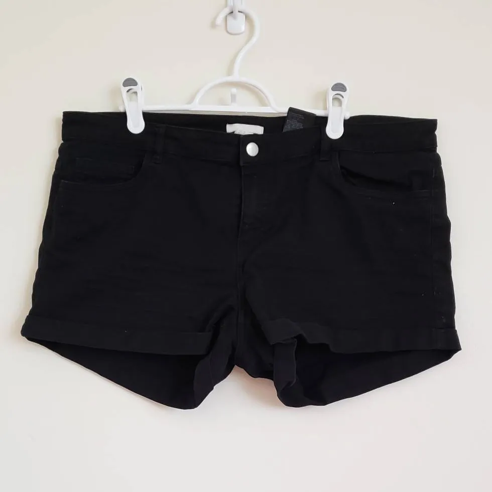 Black Light Denim Shorts H&M Size 16 photo 1