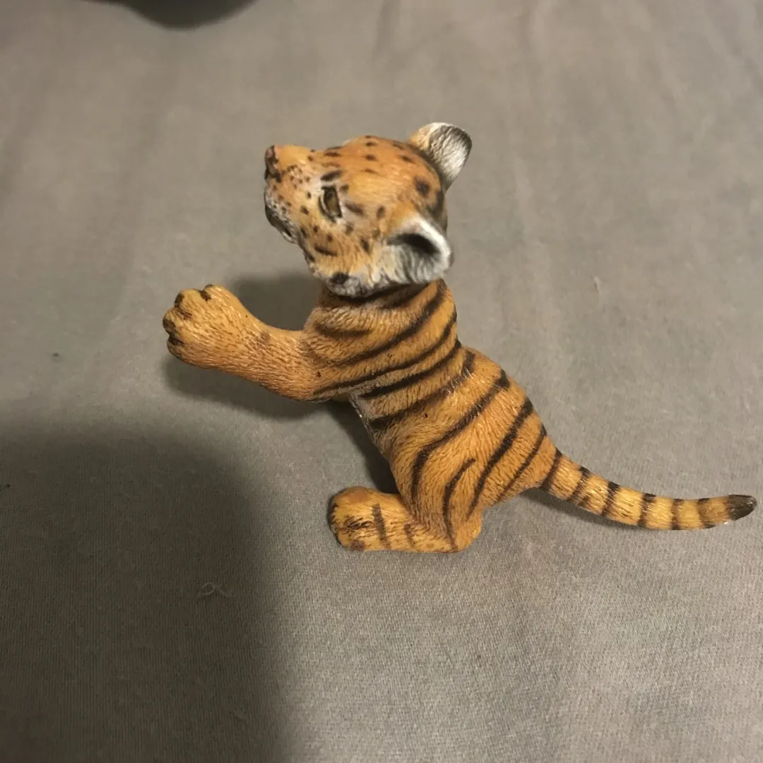 Tiger Cub Figurine photo 3