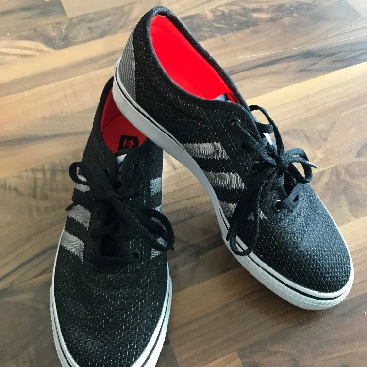 Brand New Mens Adidas Sneakers Size 8.5 photo 3