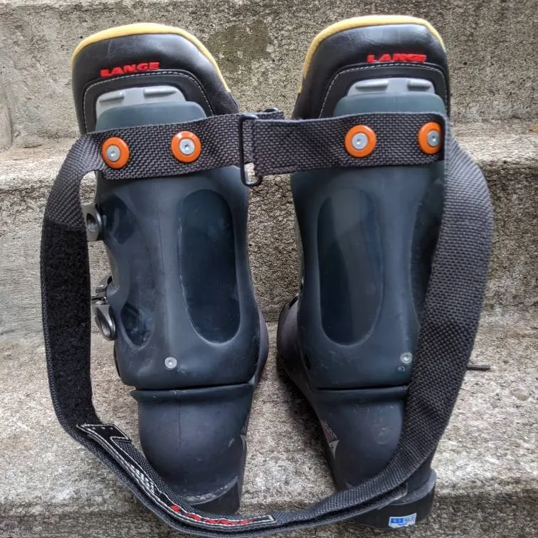 Man's Ski Boots. Size 9.5 photo 4