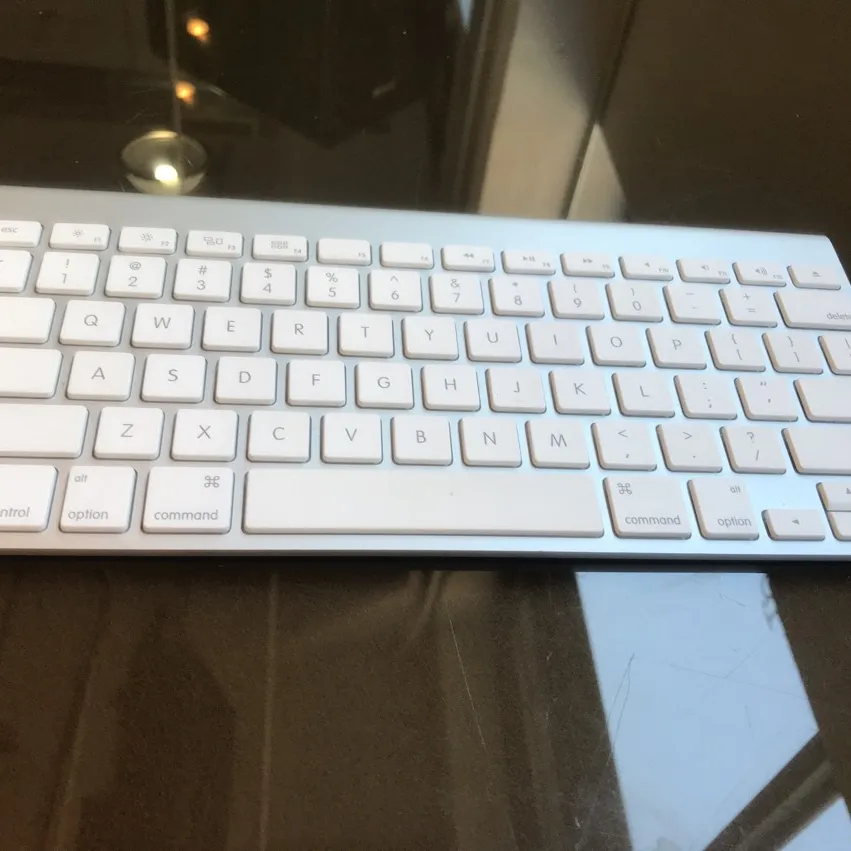 Apple Keyboard photo 1