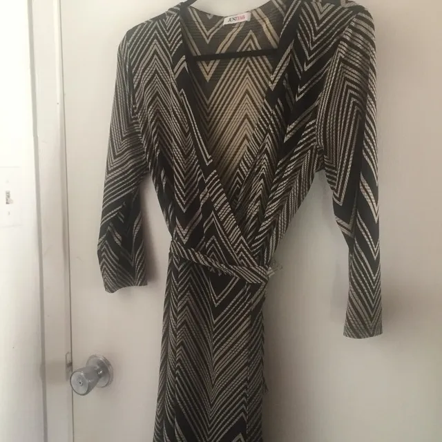 BNNW Wrap Dress Size L photo 1