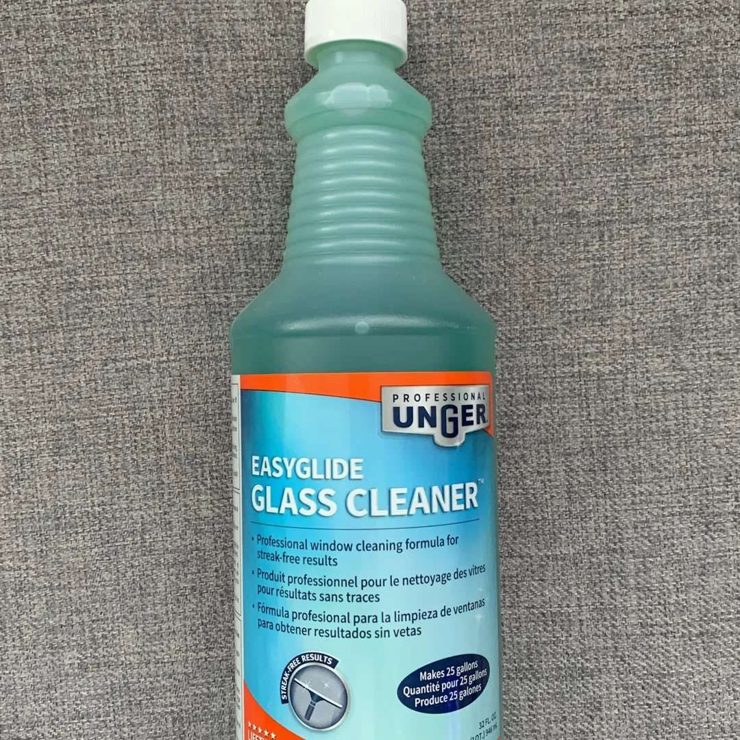 Easy Glide Glass Cleaner - Makes 25 Gallons photo 1