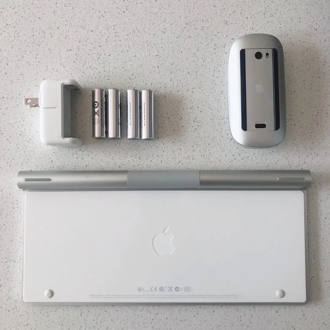 Apple Keyboard, Mouse And Apple Battery Charger photo 3