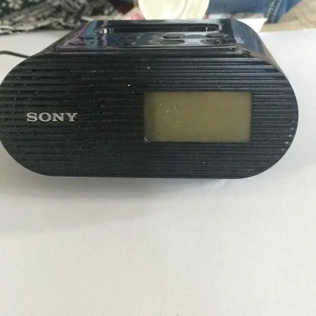 Sony Alarm Clock/iPod Dock/radio photo 1