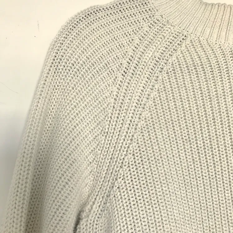 White H&M Sweater With Zipper photo 6