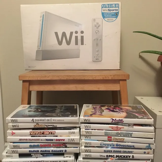 It's A Wii!! And Many Games... photo 1