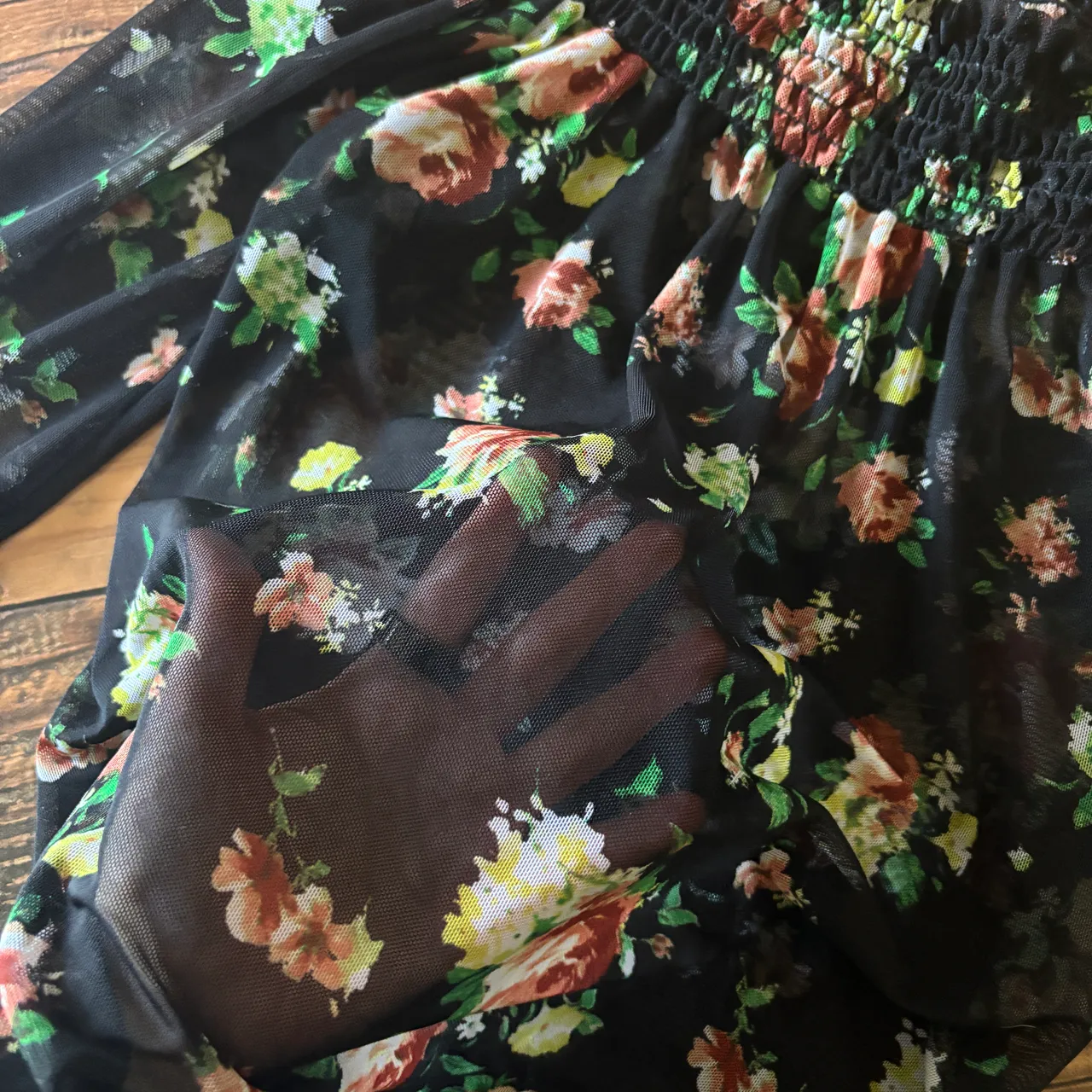 Size XS Potter’s Pot sheer floral shirt  photo 4