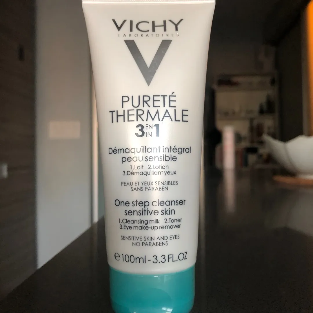 BNIP Vichy 3 In 1 Sensitive Skin Cleanser photo 1