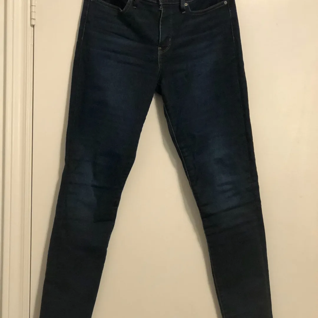 Levi’s Dark Blue Skinny Jeans – Size 28x30 photo 1