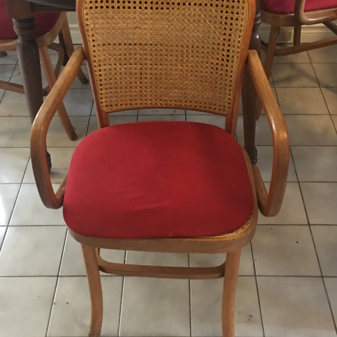 4 vintage chairs photo 1