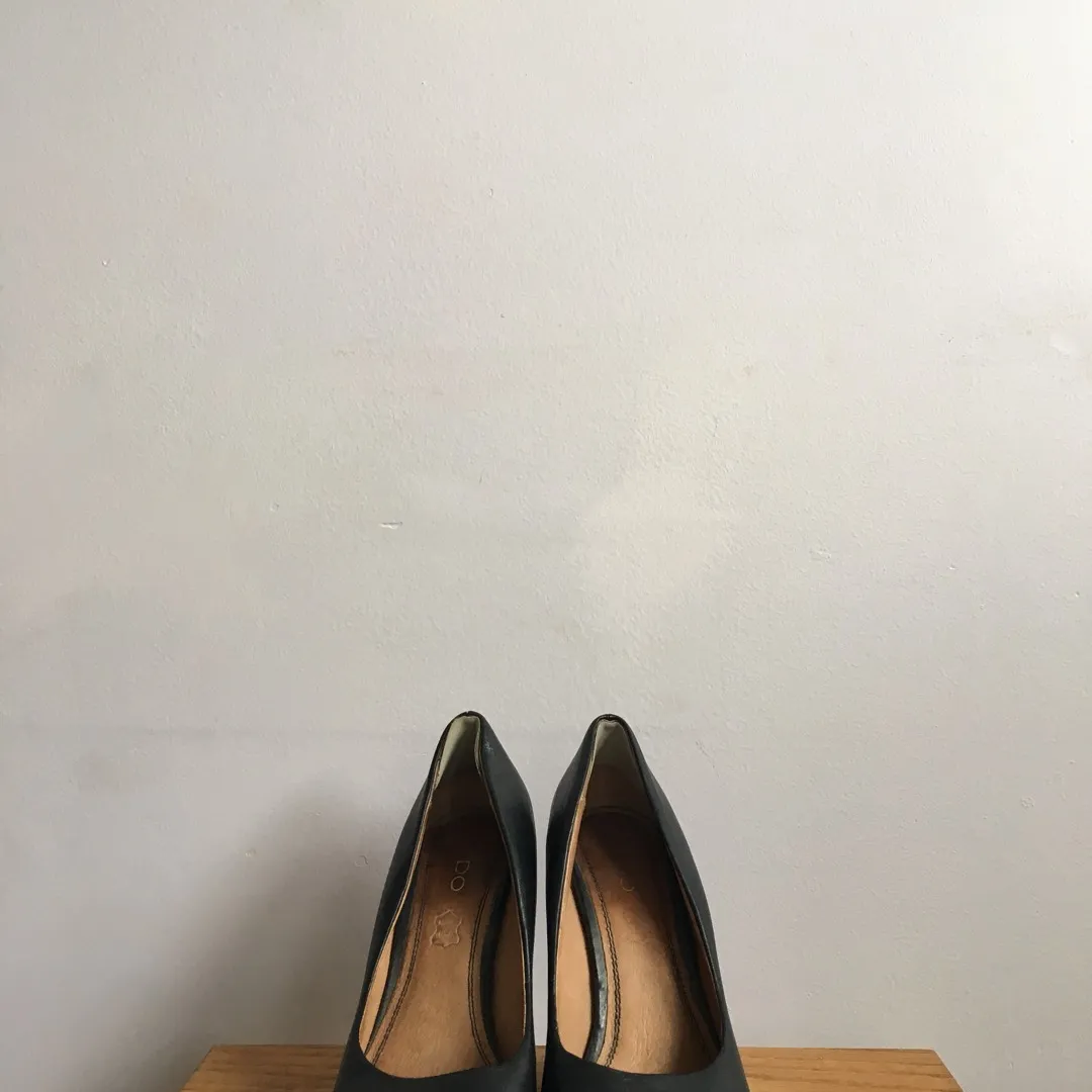 Black heels photo 4
