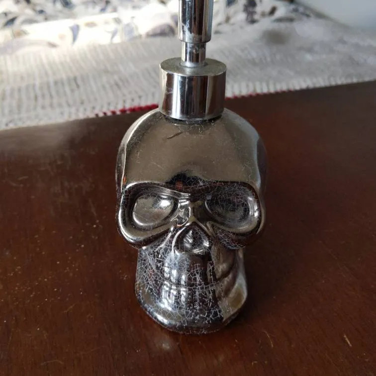 Skull Soap Dispenser photo 1