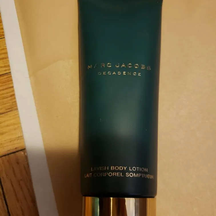 Marc Jacobs Body Lotion photo 1