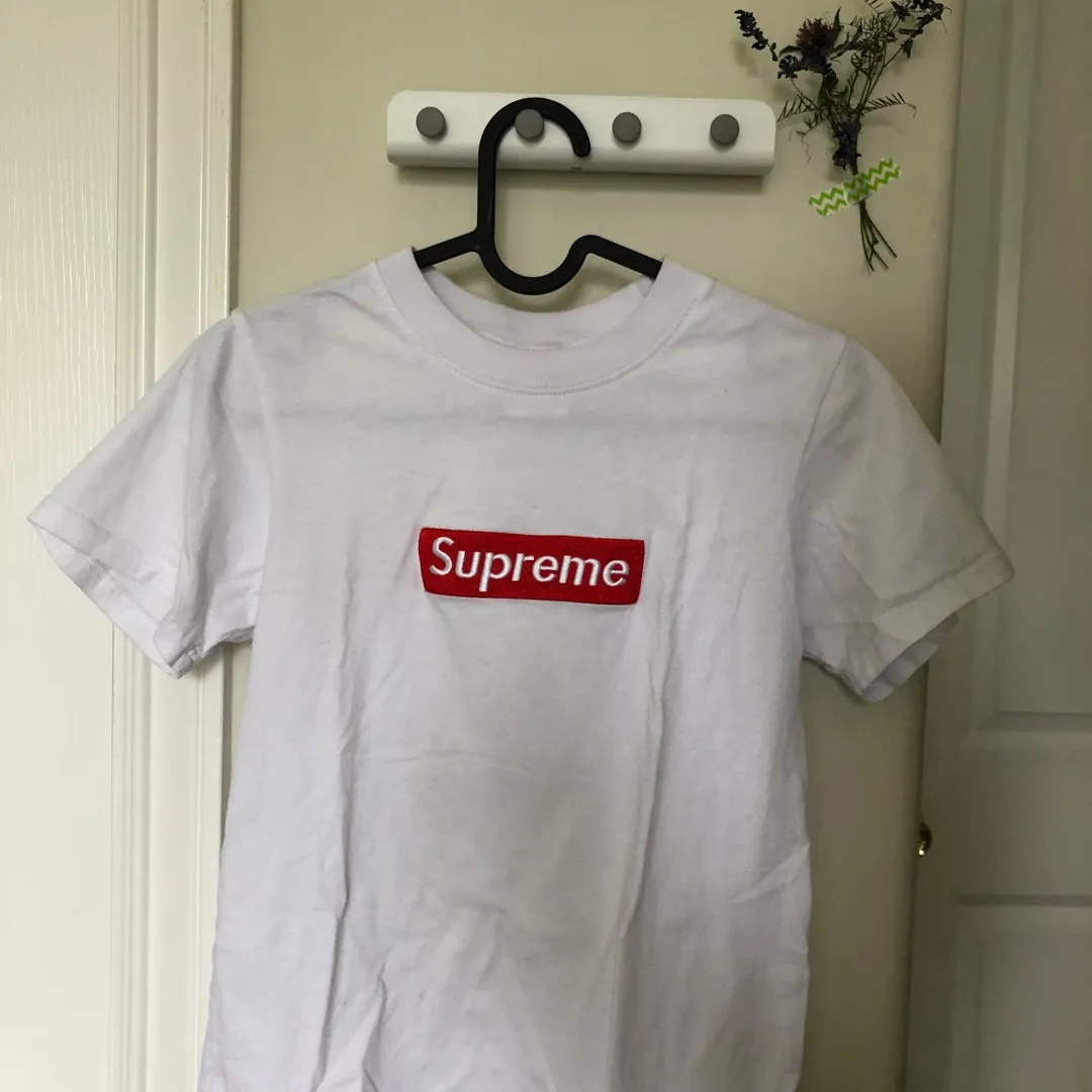 supreme t-shirt photo 1