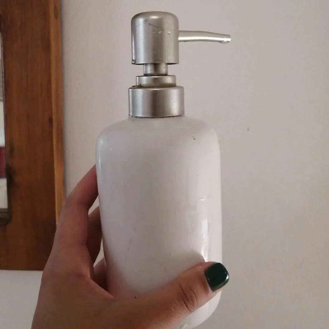 Ceramic White Soap Dispenser photo 1
