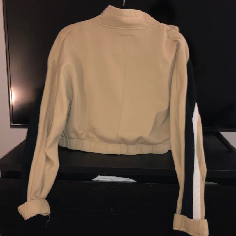 Beige Zip Up (size Small) photo 1