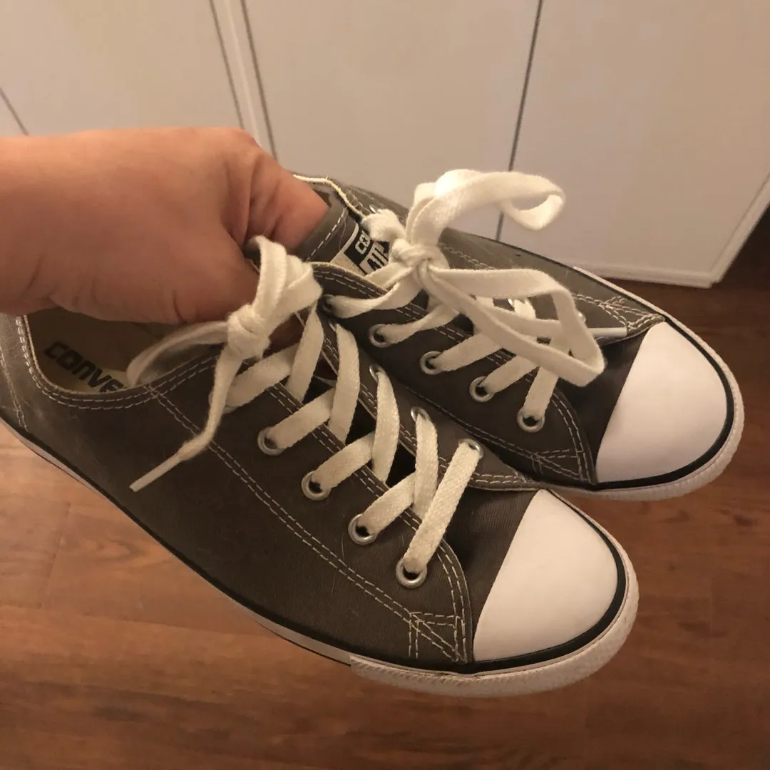 Low Top Converse/Chucks, Size 7.5, Almost New photo 3